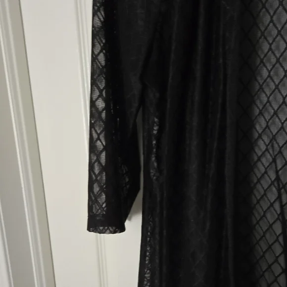 Black Long-Sleeve Robe Jacket - Picture 4 of 6